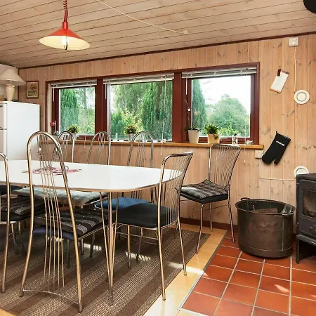 Three-bedroom Holiday In 27 * Ebeltoft